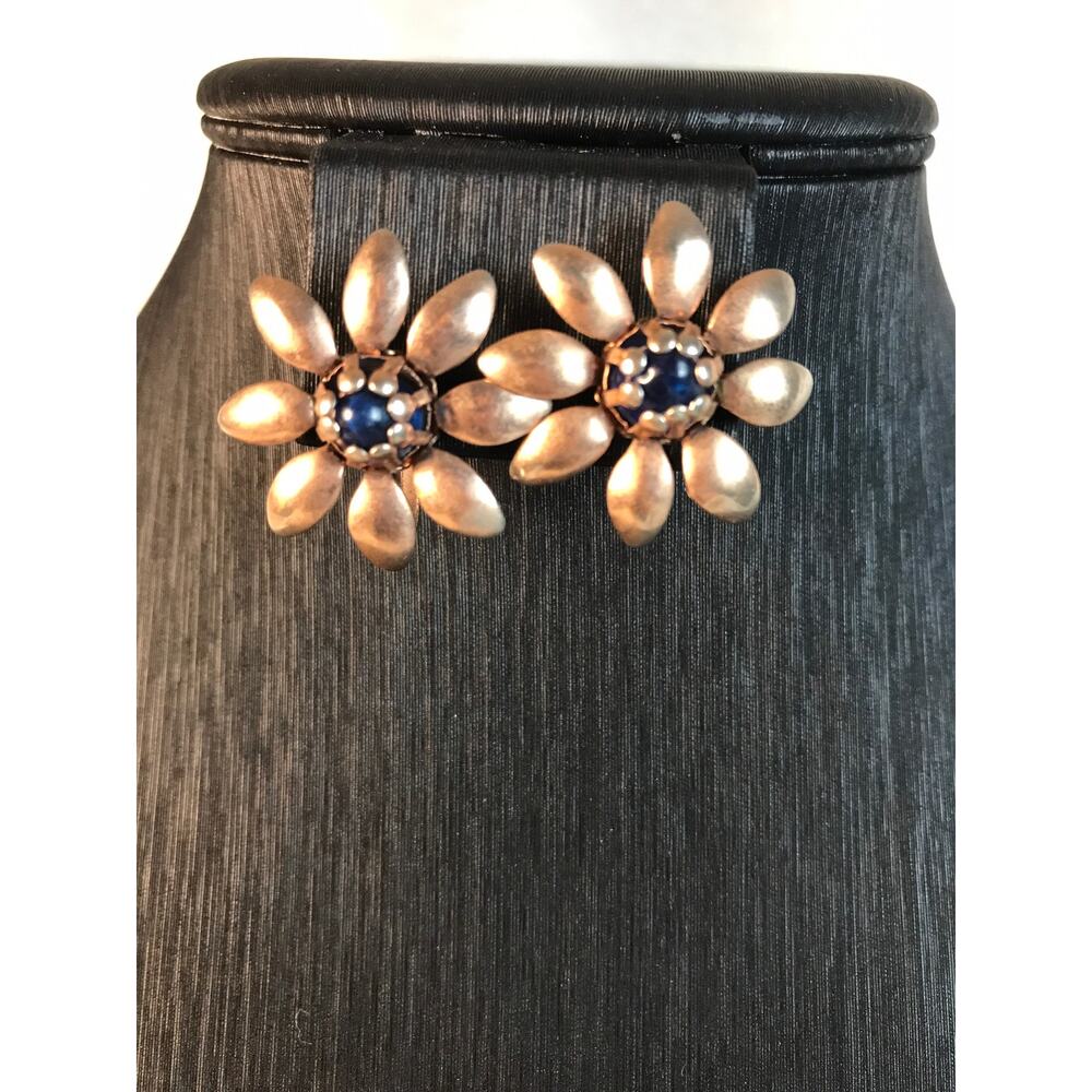 Vintage Copper and Blue Cabochon Flower Screw back Earrings EUCIB